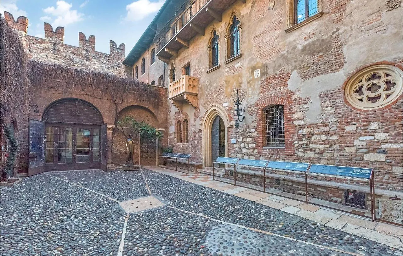 Awesome Home In Verona With Kitchen Italy